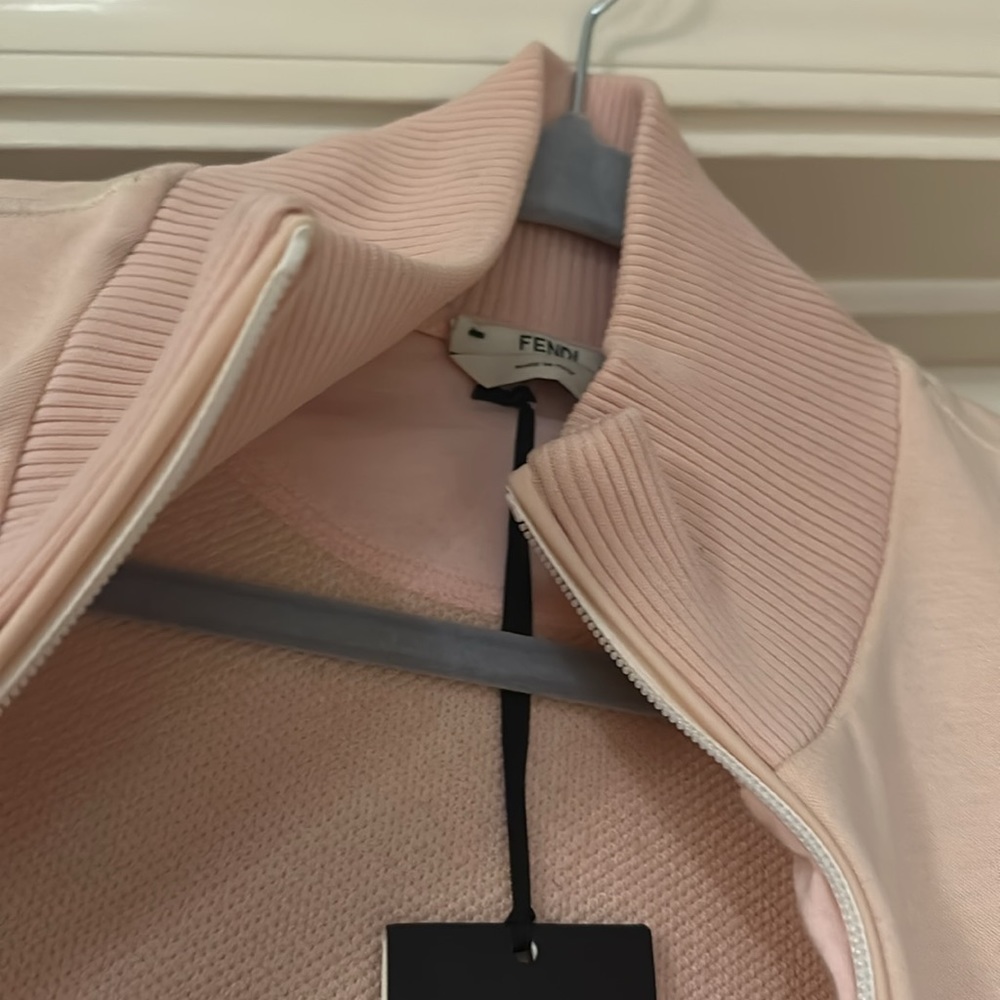 Sweatsuit - Picture 14 of 17
